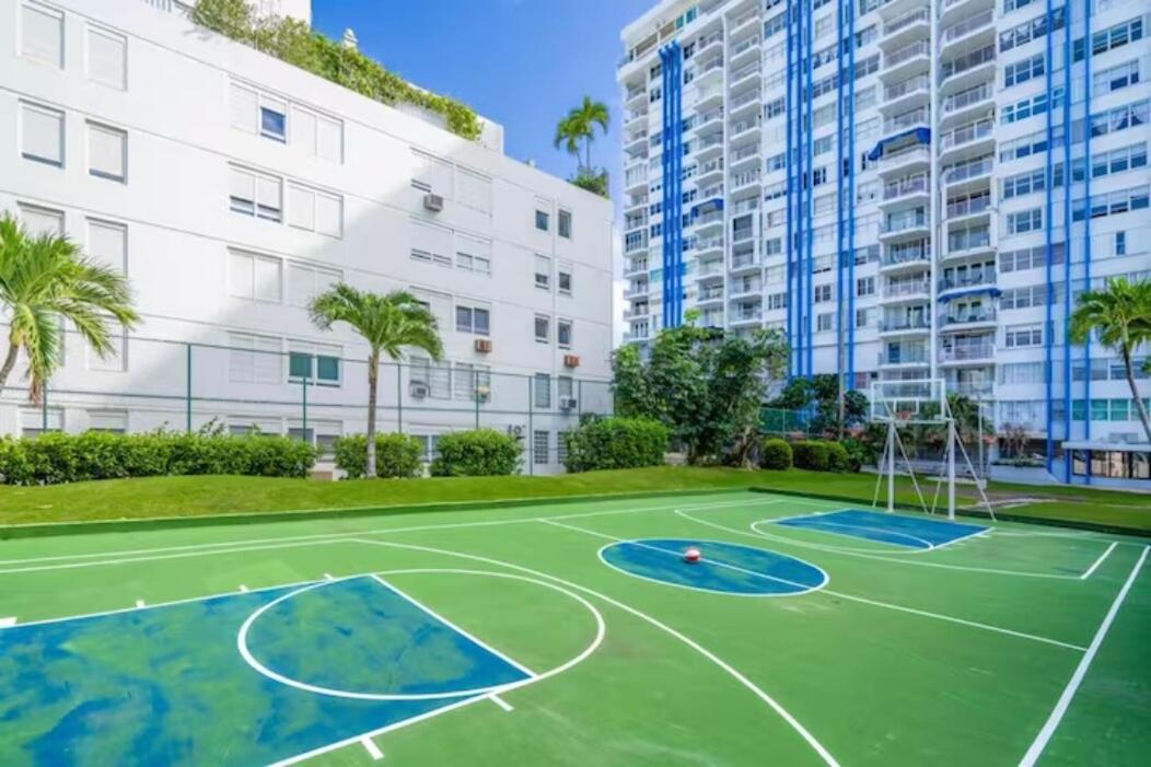 Sunset Paradise Cozy Beachfront Escape - Isla Verde 산후안 외부 사진