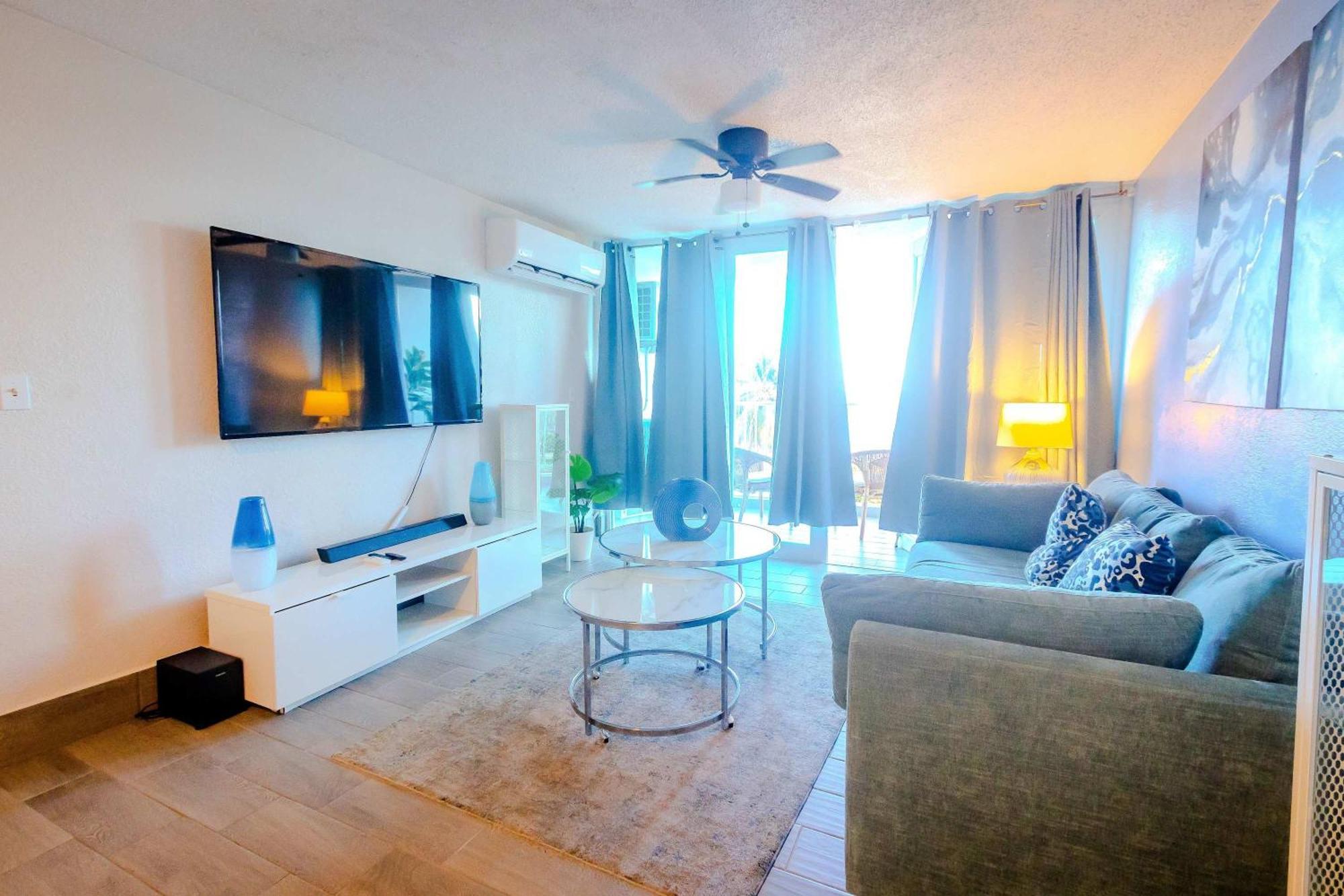 Sunset Paradise Cozy Beachfront Escape - Isla Verde 산후안 외부 사진