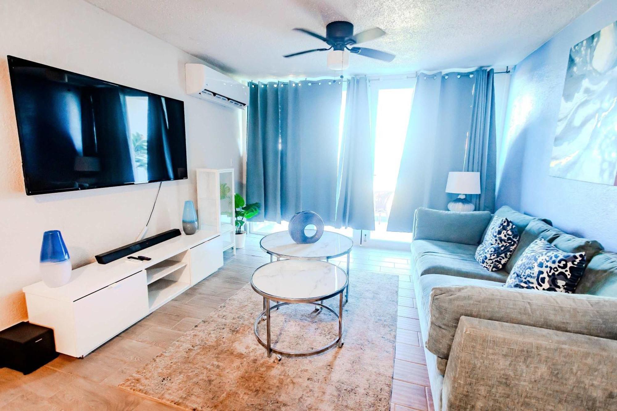 Sunset Paradise Cozy Beachfront Escape - Isla Verde 산후안 외부 사진