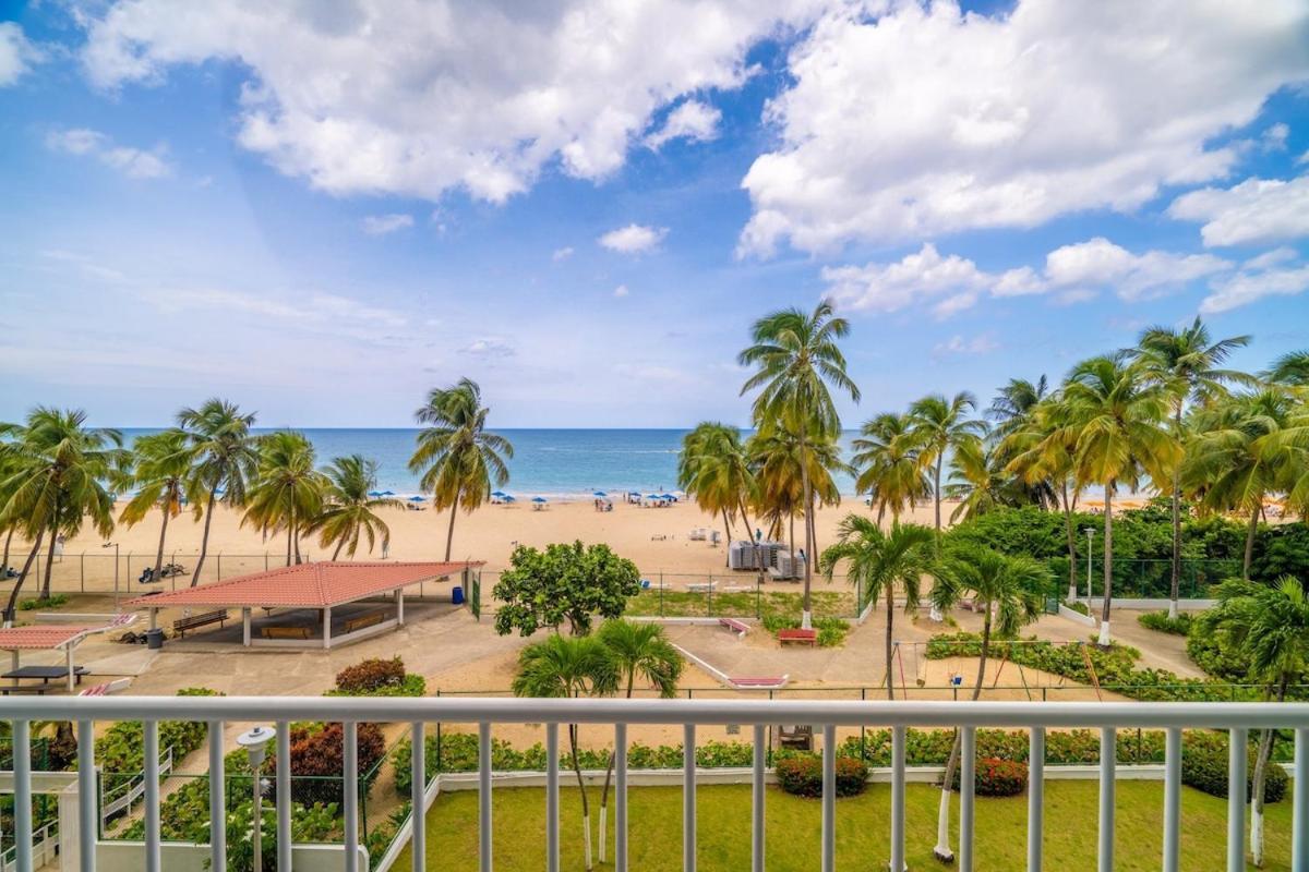 Sunset Paradise Cozy Beachfront Escape - Isla Verde 산후안 외부 사진