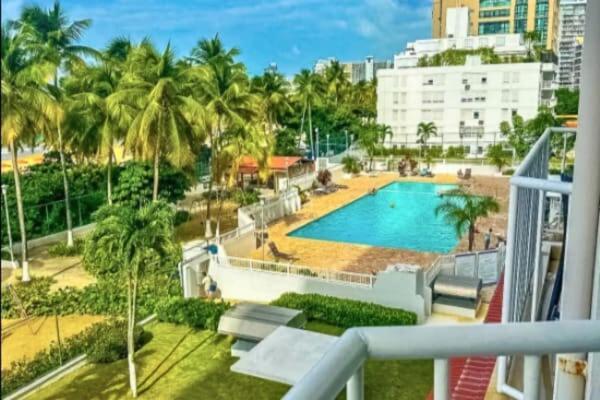 Sunset Paradise Cozy Beachfront Escape - Isla Verde 산후안 외부 사진